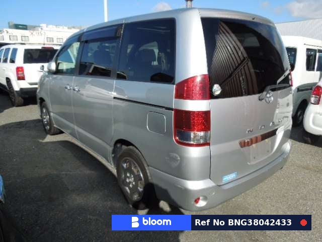 2006 Toyota Noah