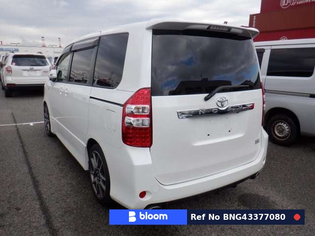 2011 Toyota Noah