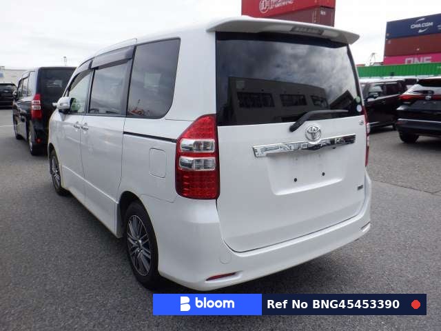 2012 Toyota Noah