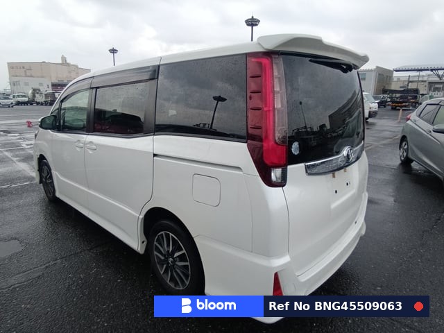 2015 Toyota Noah