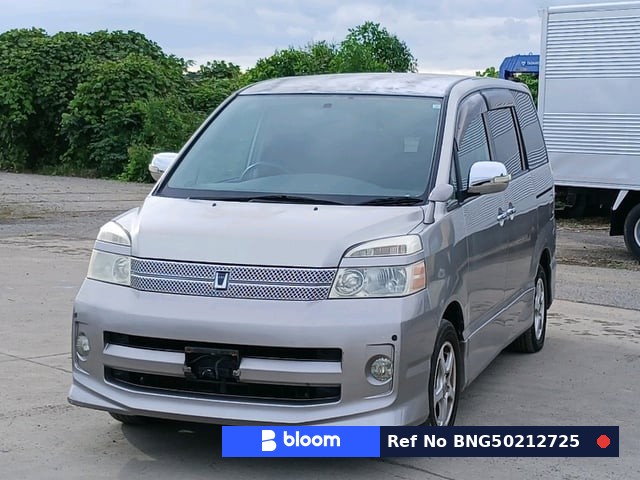 2006 Toyota Voxy