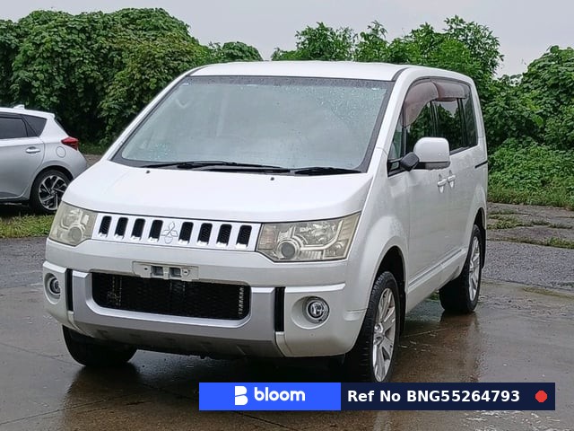2011 Mitsubishi Delica D5