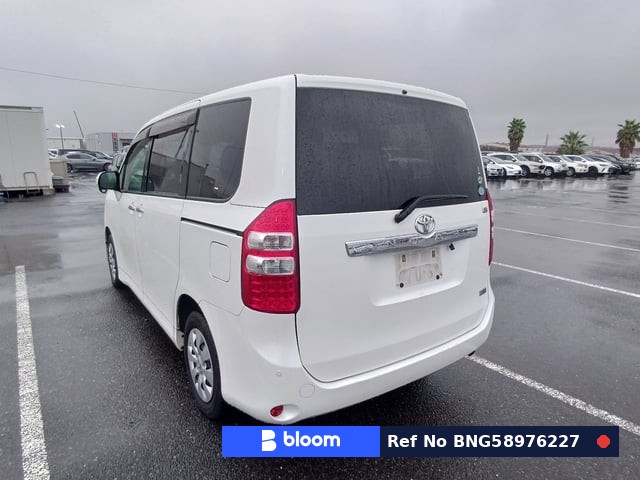 2012 Toyota Noah