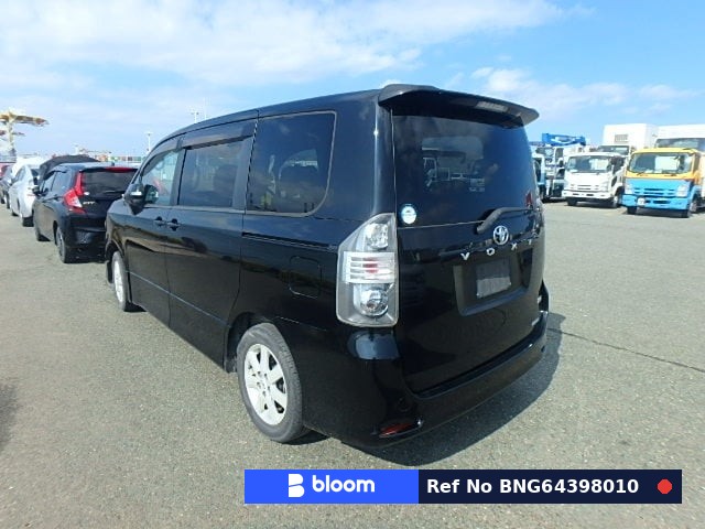 2007 Toyota Voxy