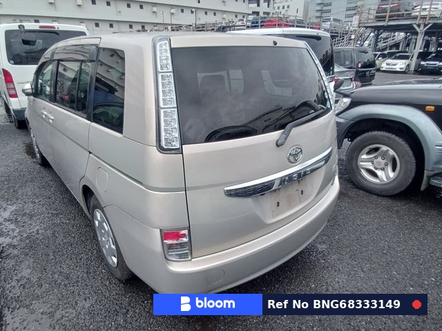 2011 Toyota Isis