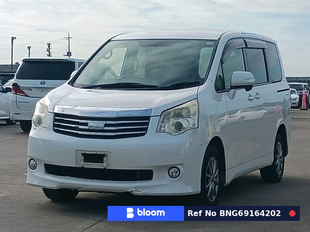 2013 Toyota Noah