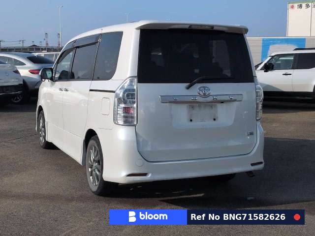 2011 Toyota Voxy