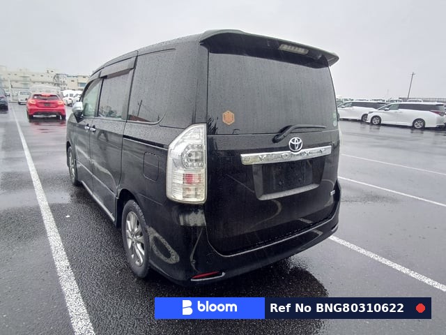 2013 Toyota Voxy