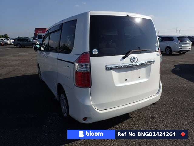 2010 Toyota Noah