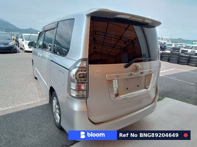2011 Toyota Voxy