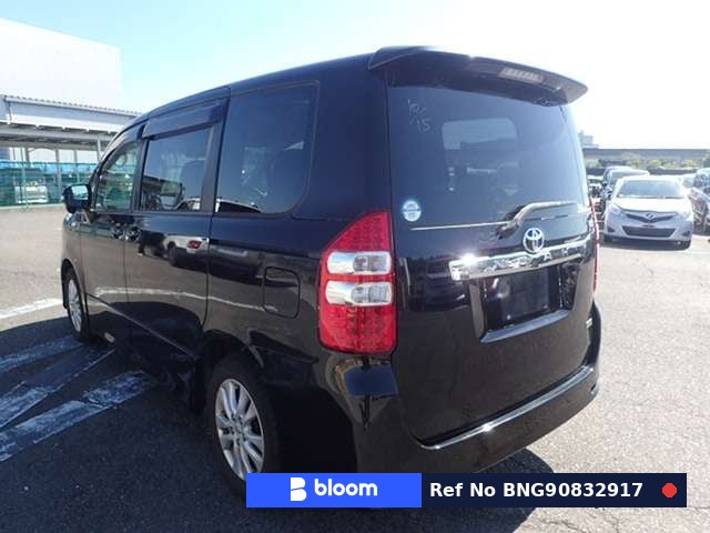 2010 Toyota Noah