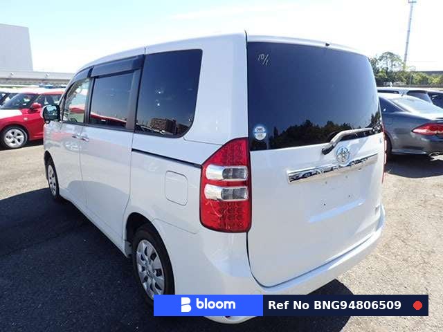 2010 Toyota Noah