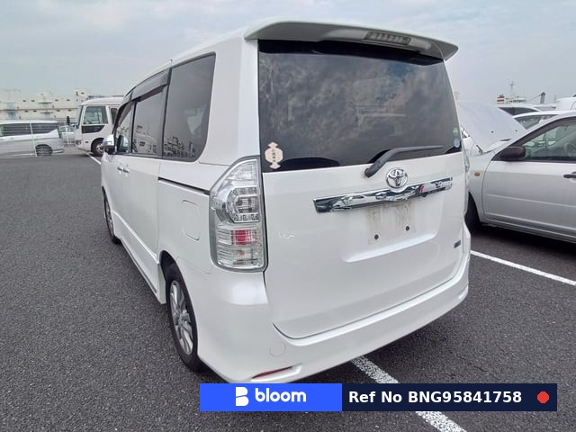 2012 Toyota Voxy