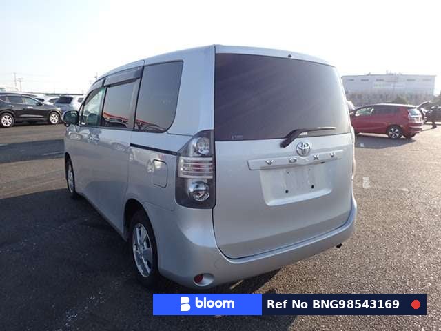 2007 Toyota Voxy