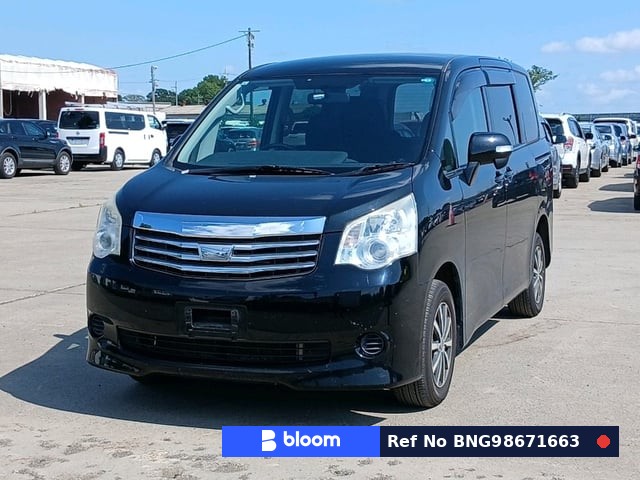 2013 Toyota Noah
