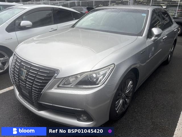 2013 Toyota Crown Hybrid