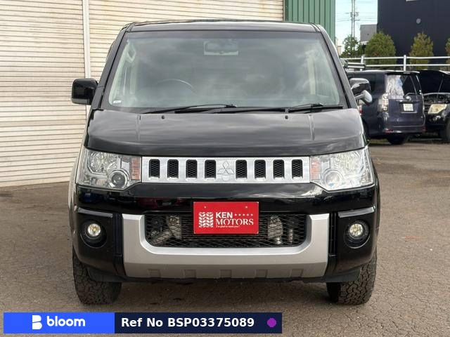 2017 Mitsubishi Delica D5