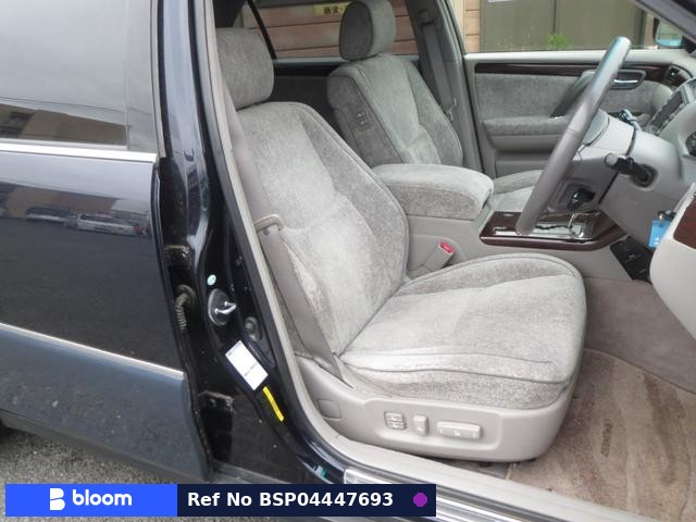 2001 Toyota Crown Majesta