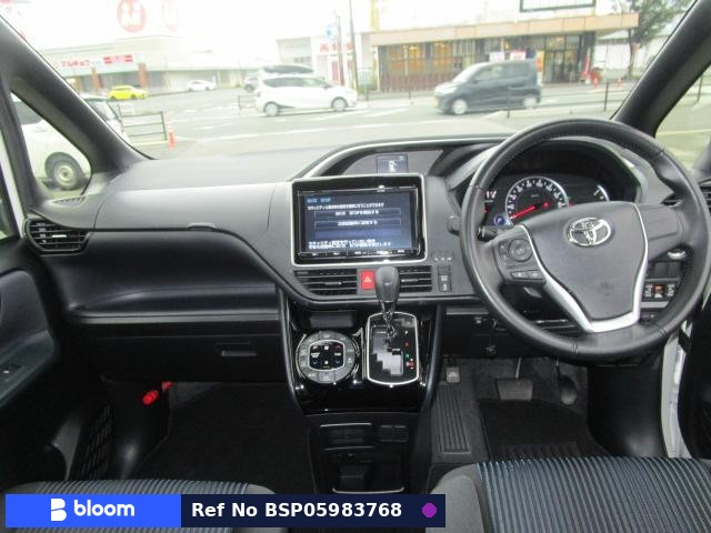 2017 Toyota Voxy