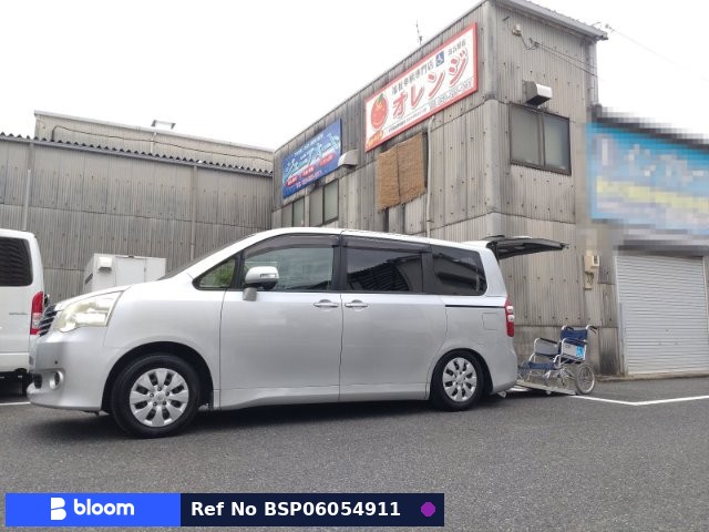 2010 Toyota Noah