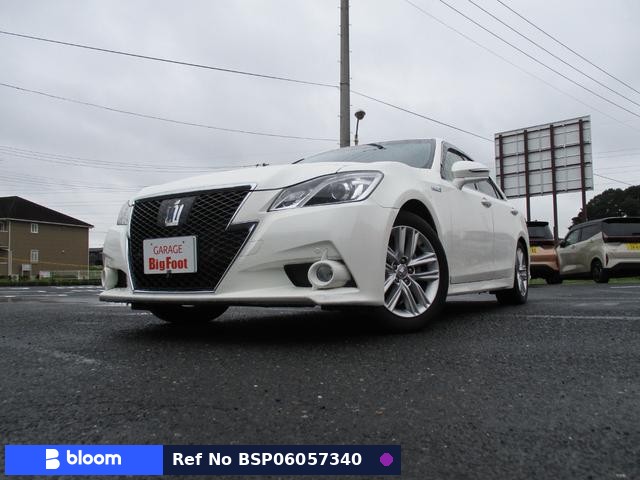 2015 Toyota Crown Hybrid