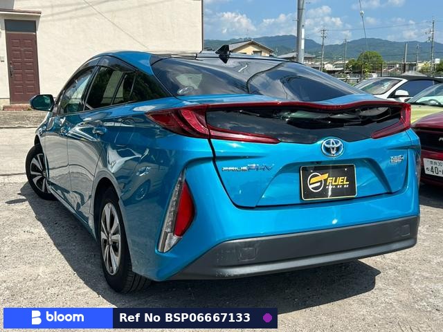 2017 Toyota Prius PHV