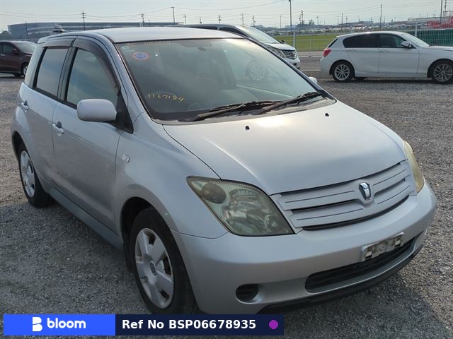 2004 Toyota IST