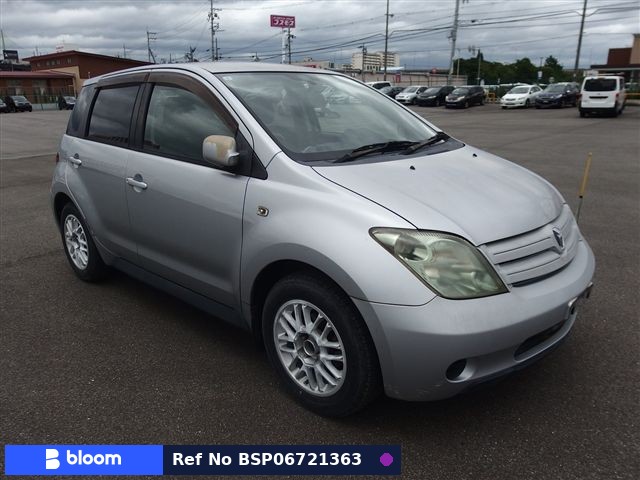 2003 Toyota IST