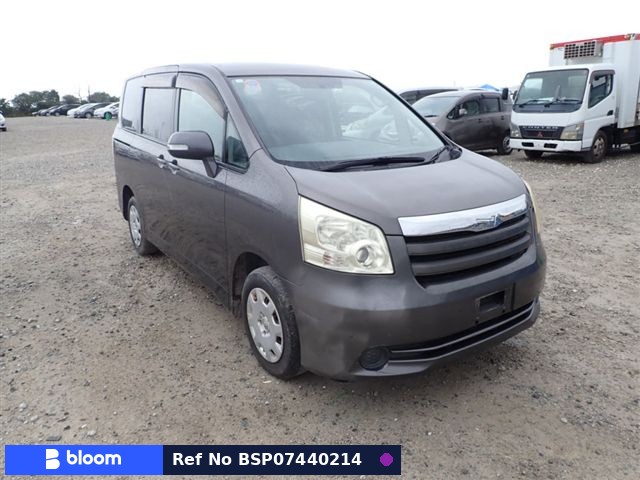 2007 Toyota Noah