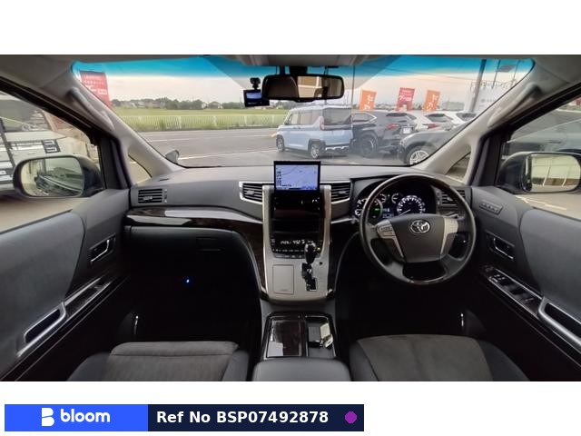 2013 Toyota Alphard Hybrid
