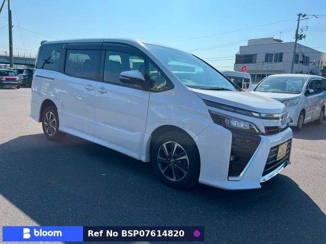 2017 Toyota Voxy