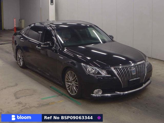 2013 Toyota Crown Majesta