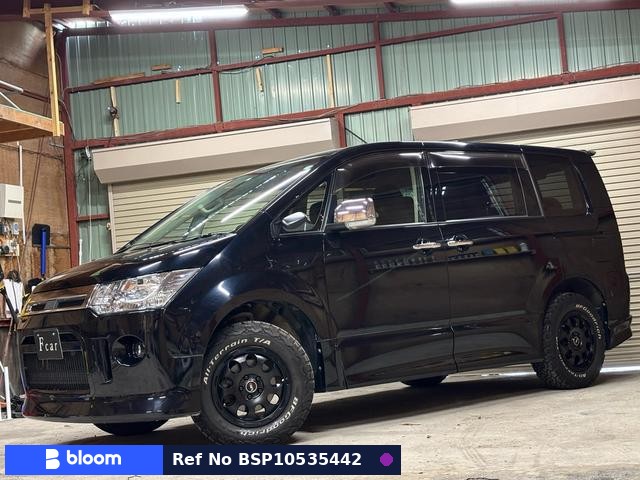 2011 Mitsubishi Delica D5