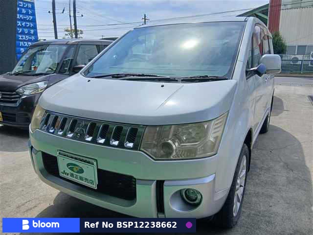 2009 Mitsubishi Delica D5