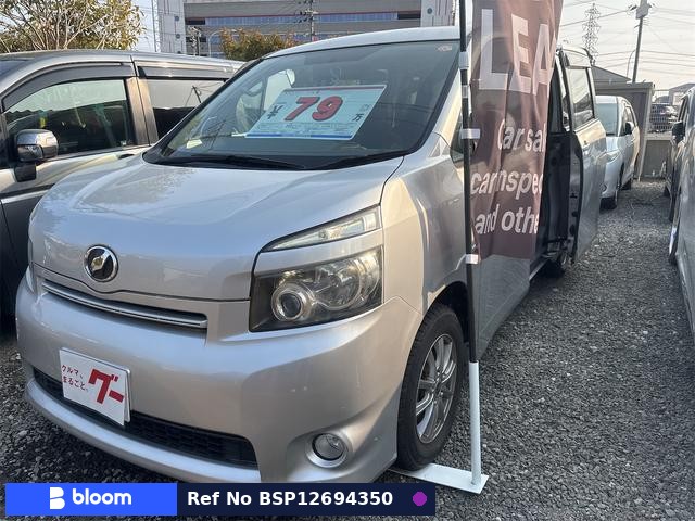 2007 Toyota Voxy