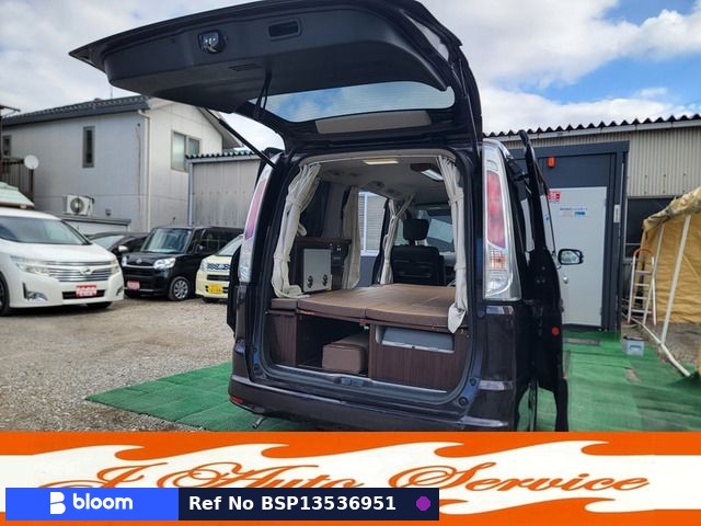 2010 Nissan Serena