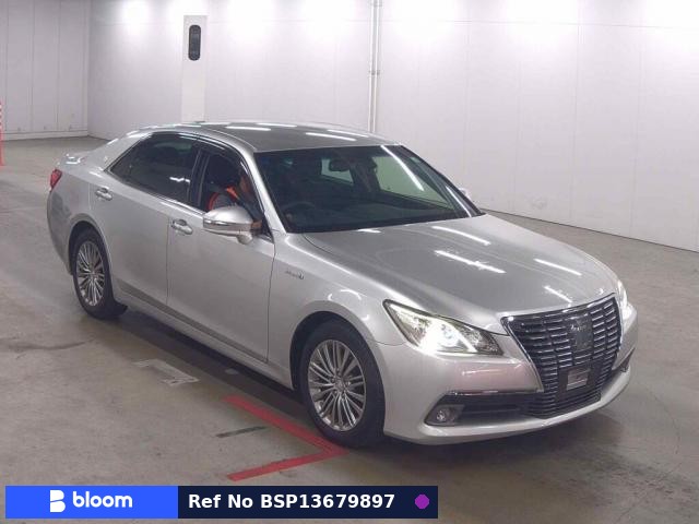 2014 Toyota Crown Hybrid