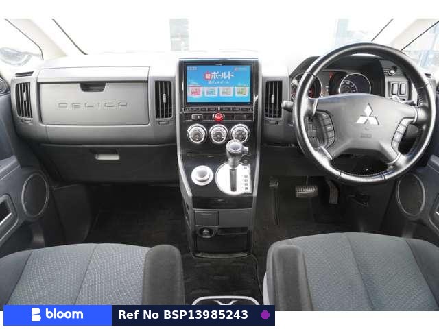 2017 Mitsubishi Delica D5