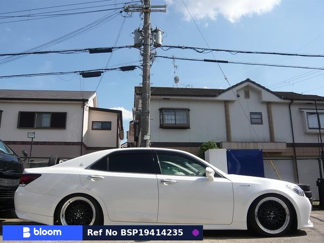 2014 Toyota Crown Hybrid