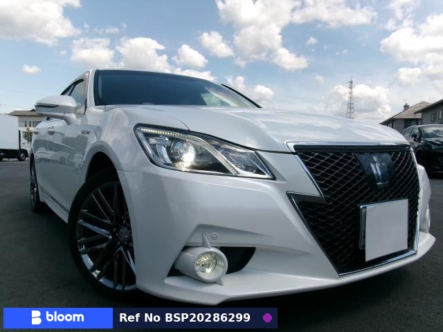 2014 Toyota Crown Hybrid