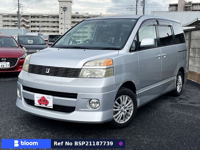 2003 Toyota Voxy