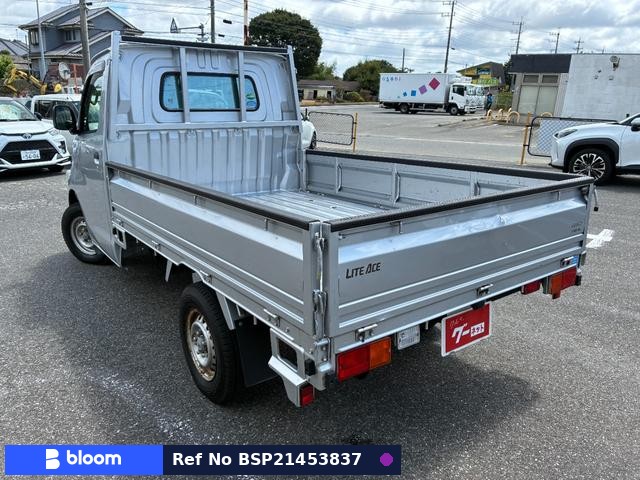 2016 Toyota Liteace Truck