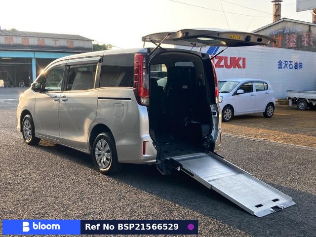 2016 Toyota Noah