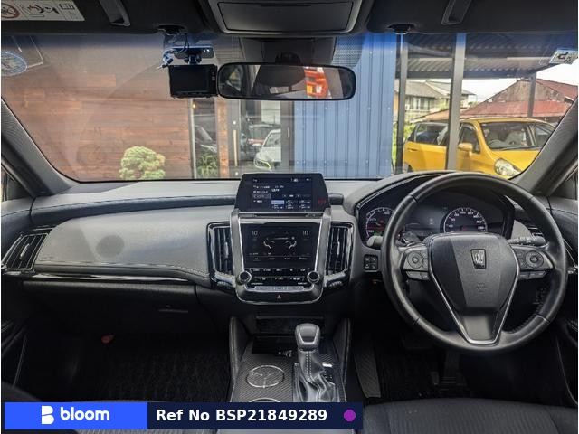 2019 Toyota Crown Hybrid