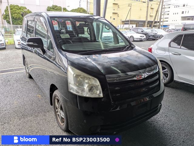 2007 Toyota Noah
