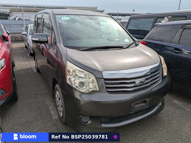 2011 Toyota Noah