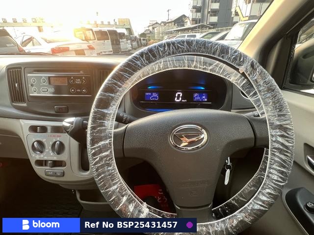 2014 Daihatsu Mira ES