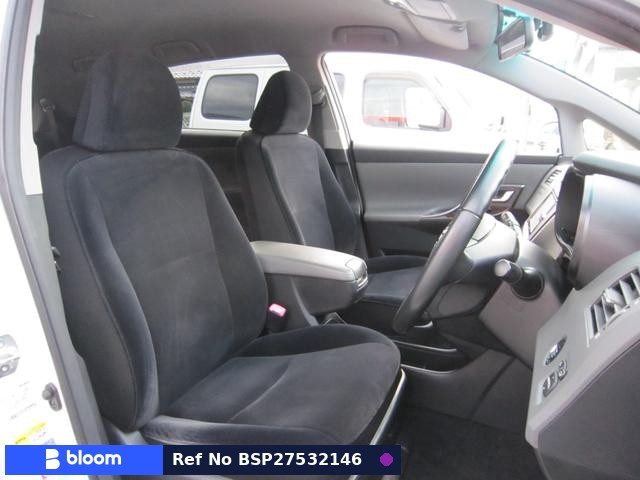 2013 Toyota Mark X ZIO