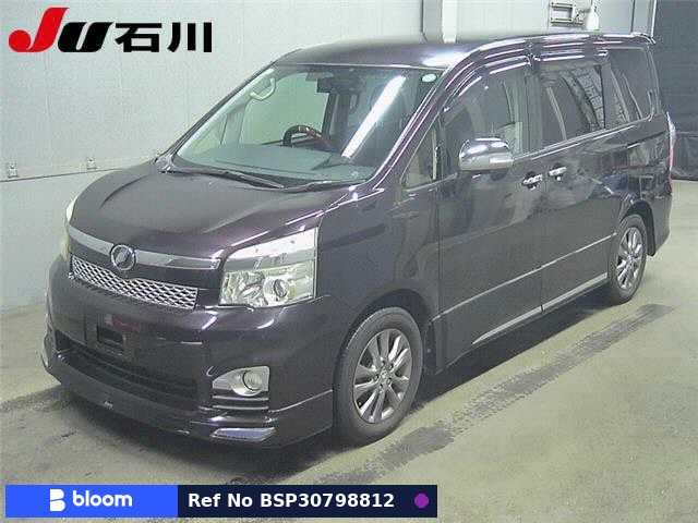 2013 Toyota Voxy