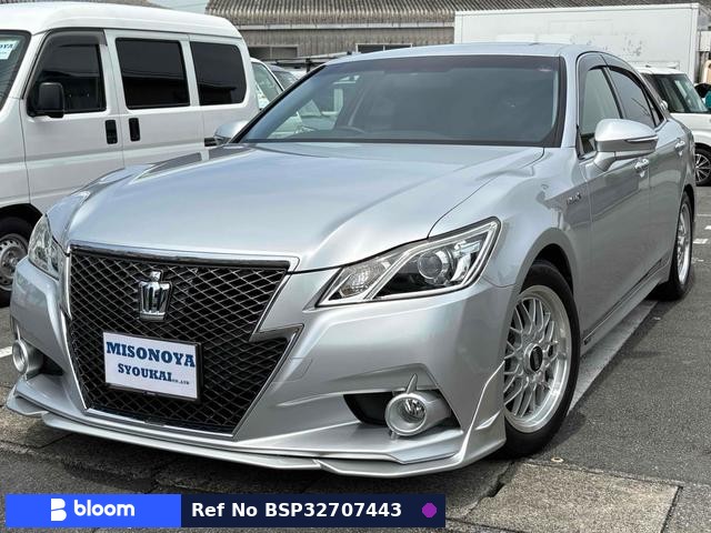 2014 Toyota Crown Hybrid